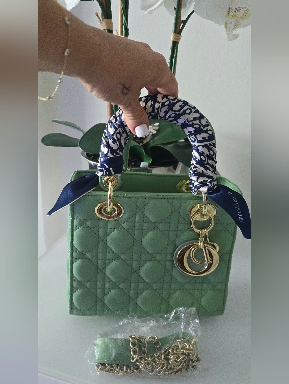 COPY - Lady dior like, not auth. style small 20 cm bag w log, not designer